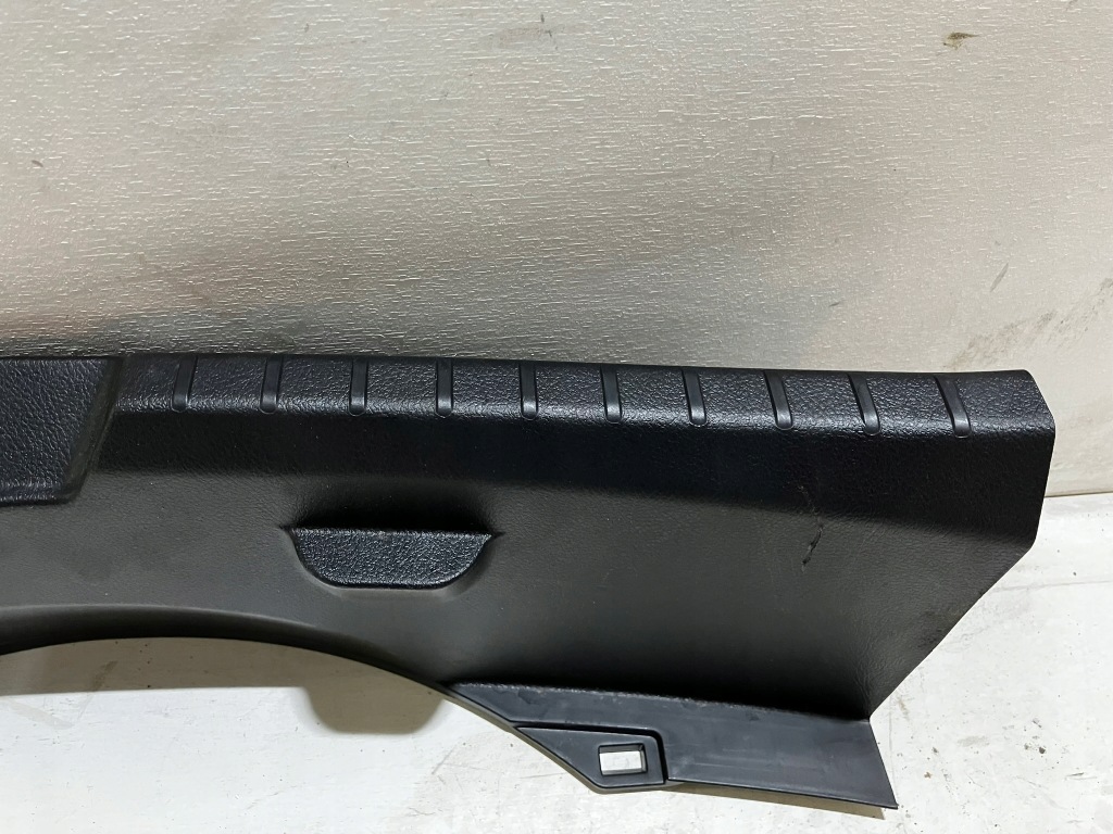 Yaris 3 накладка порог багажника поперечина заднего Киев