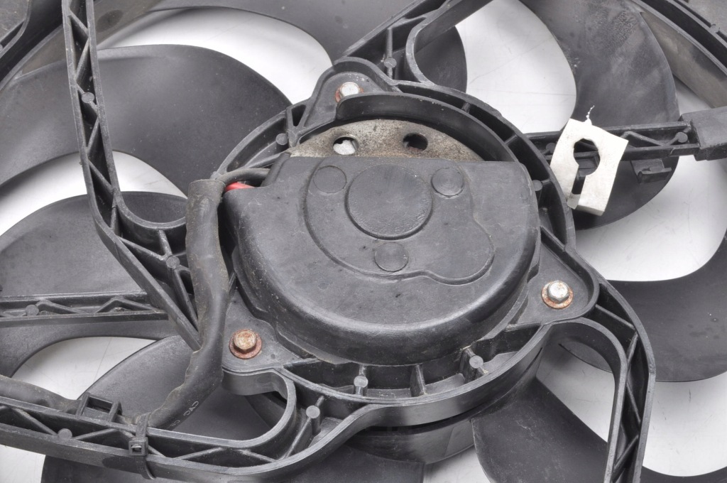 Volvo s60 v60 xc60 xc70 v70 s80 d3 d4 вентилятор радиатора воды p31368427 Киев