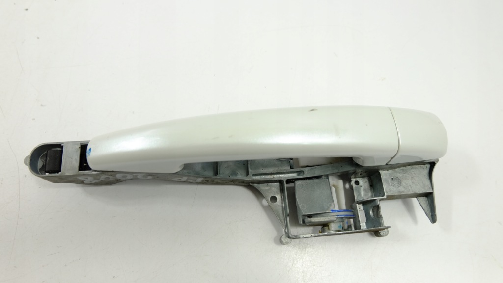 Купити Peugeot 2008 1 ручка дверей праві перед