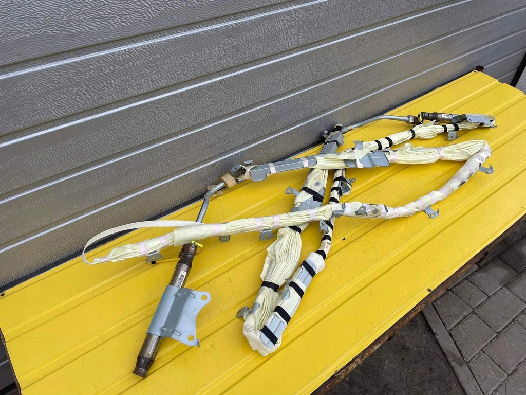 фото №1, Mazda 5 шторка безопасности левая правая 05-10