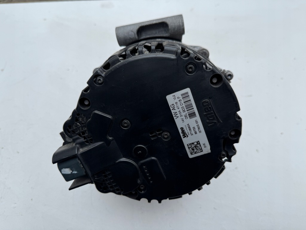 Генератор 06l903018f audi Оригинал