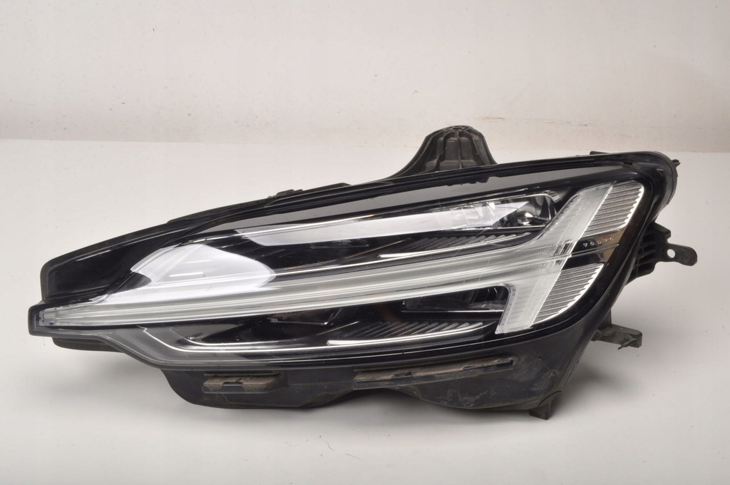фото №1, Volvo s60 iii v60 ii лампа левая передняя левый перед mid led