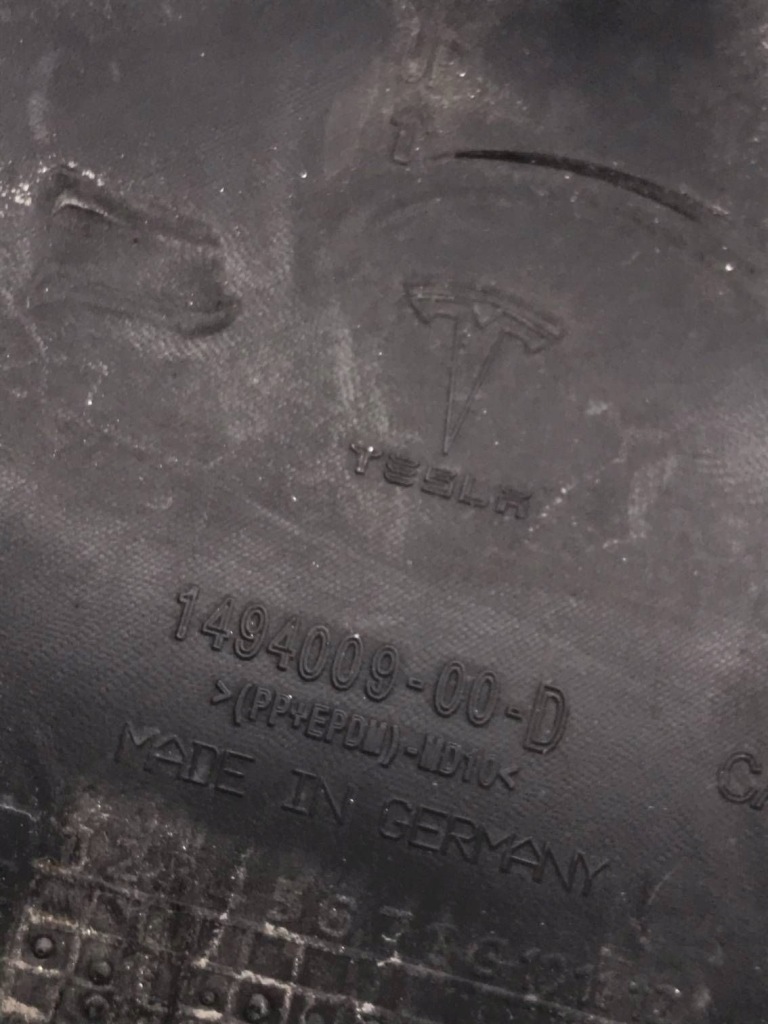 фото №10, Tesla model y заглушка фаркоп буксирувальний задня 149400900d