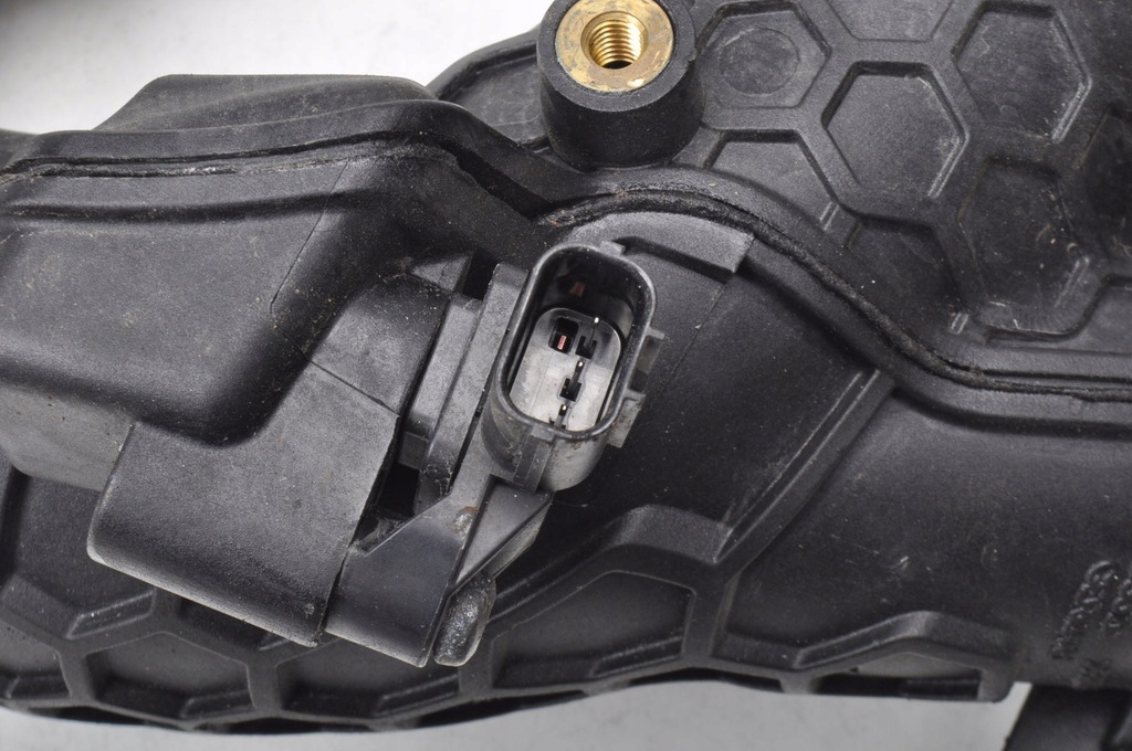 фото №4, Volvo xc60 ii t6 plug-in hybrid awd 2.0 труба повітрозабірник повітря 2021 32222128