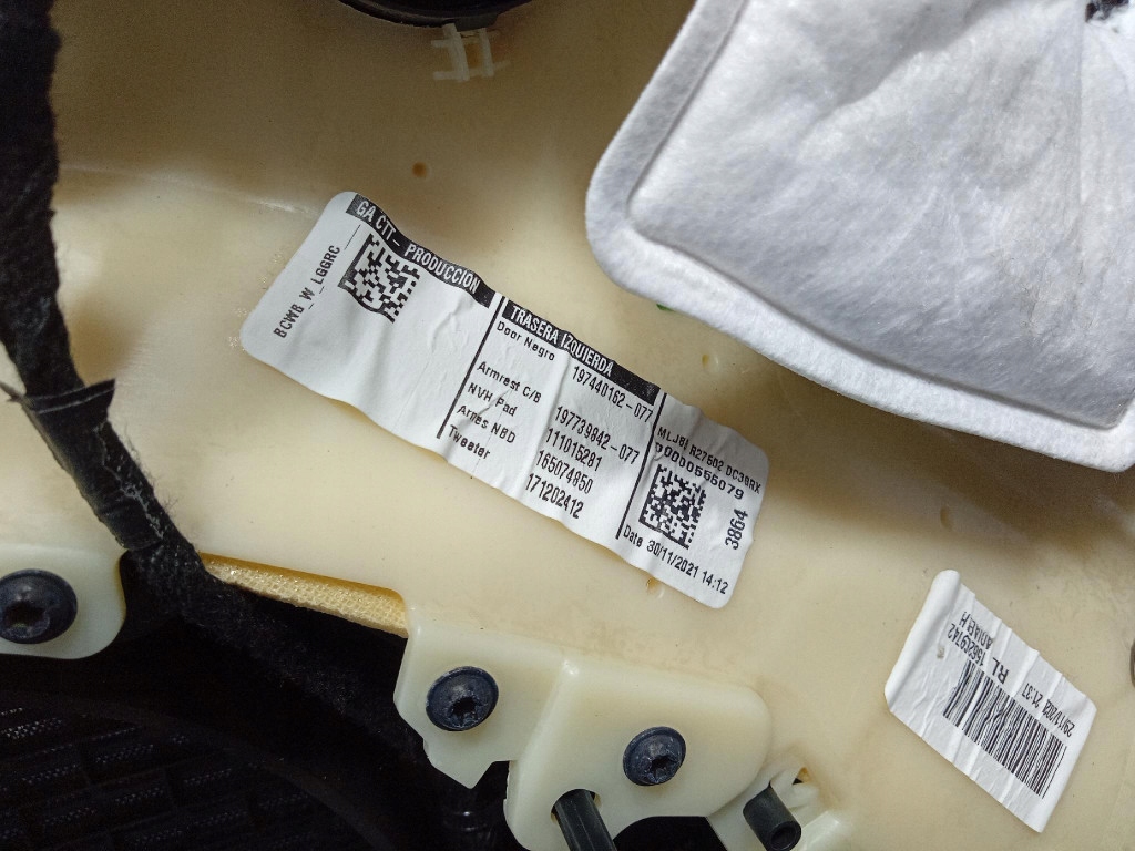 фото №6, Ford mustang mach-e обшивка обивка дверь левый задняя