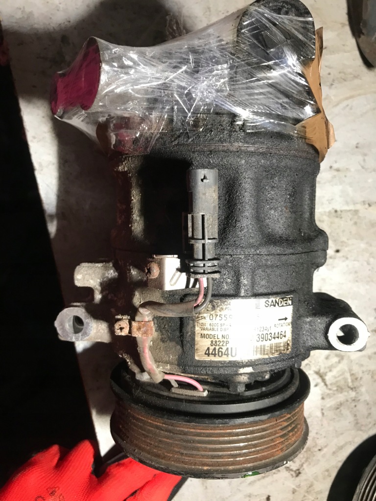 Купити Opel компресор кондиціонера 39034464