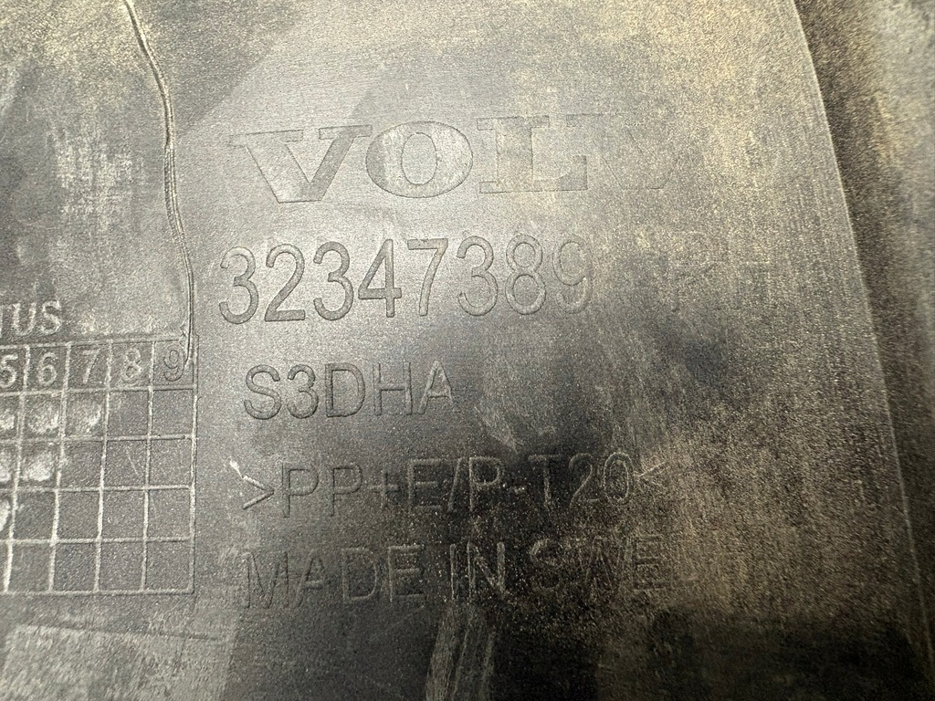 фото №9, Решітка правий перед volvo xc40 c40