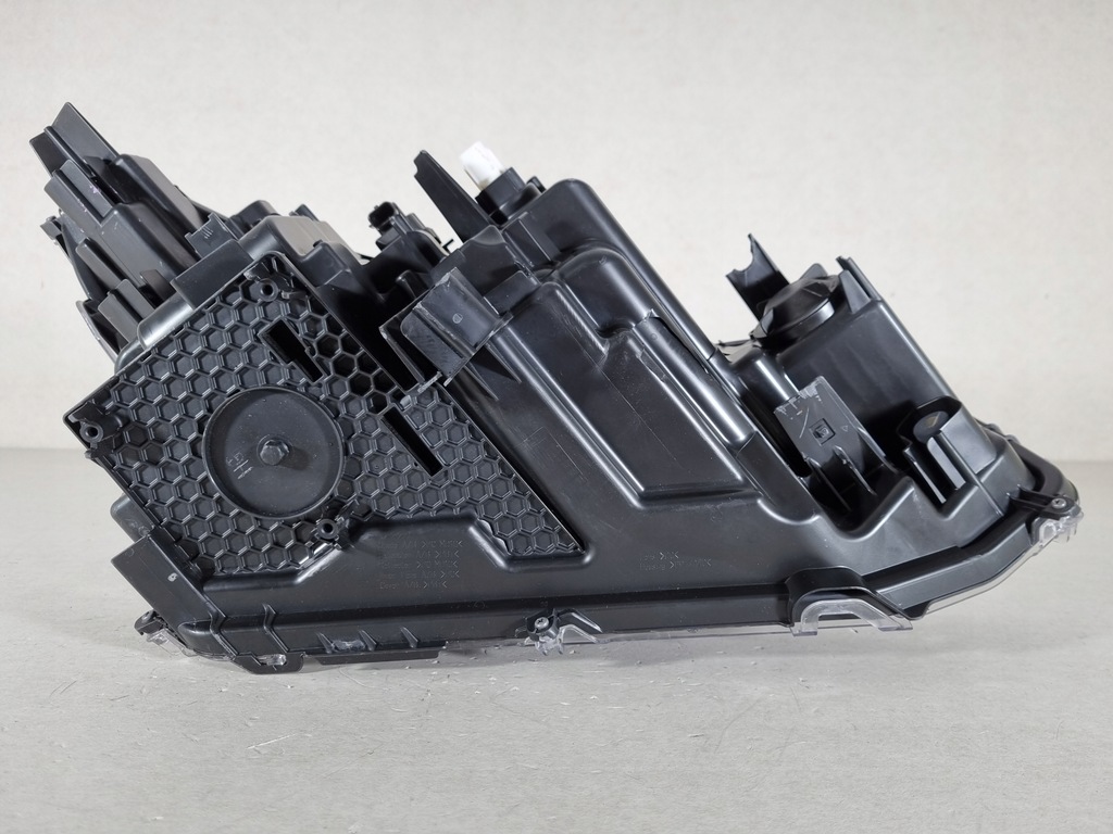 фото №6, Toyota yaris cross лампа левая перед full led eu