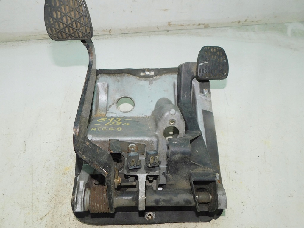 фото №4, Mercedes atego 815 03 основа педалей педалі педаль помпа a9702940001