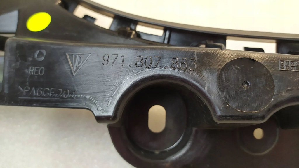 фото №8, Напрямна бампера задня середина panamera 971 971807863a