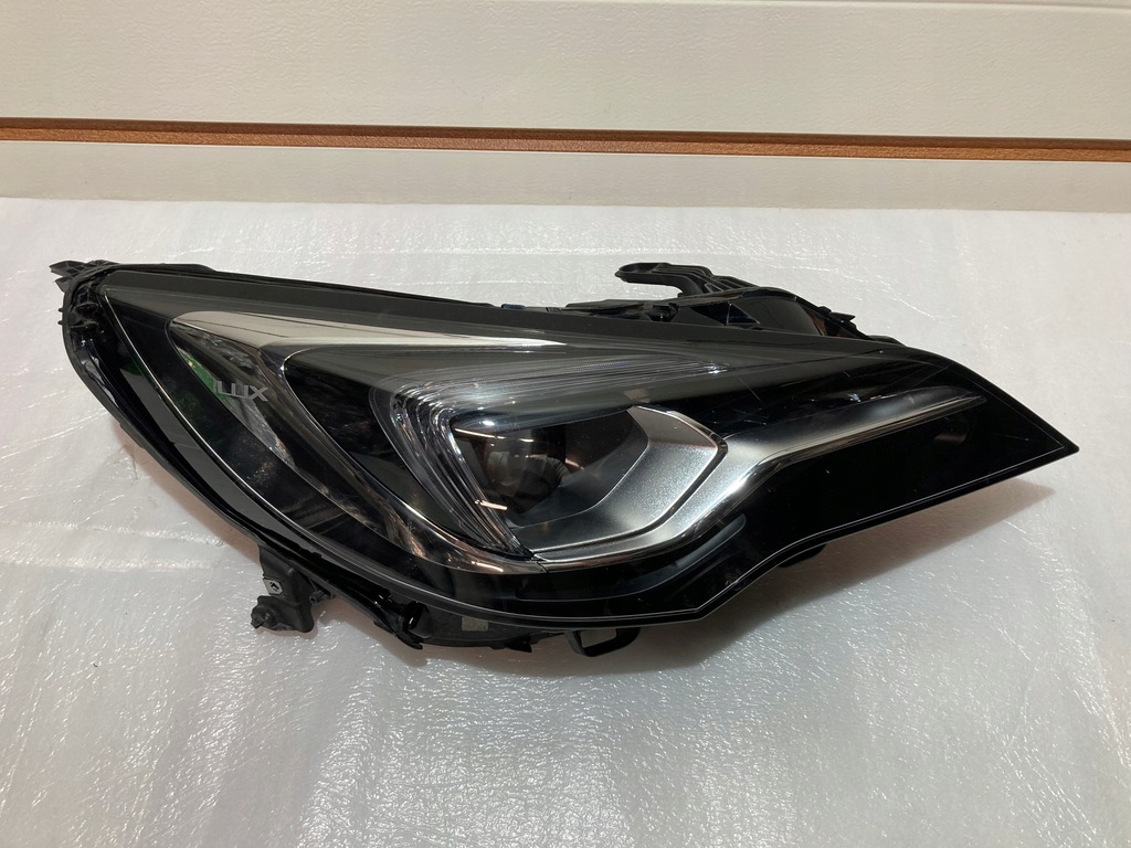 фото №1, Лампа opel astra 5 v k lux led права перед