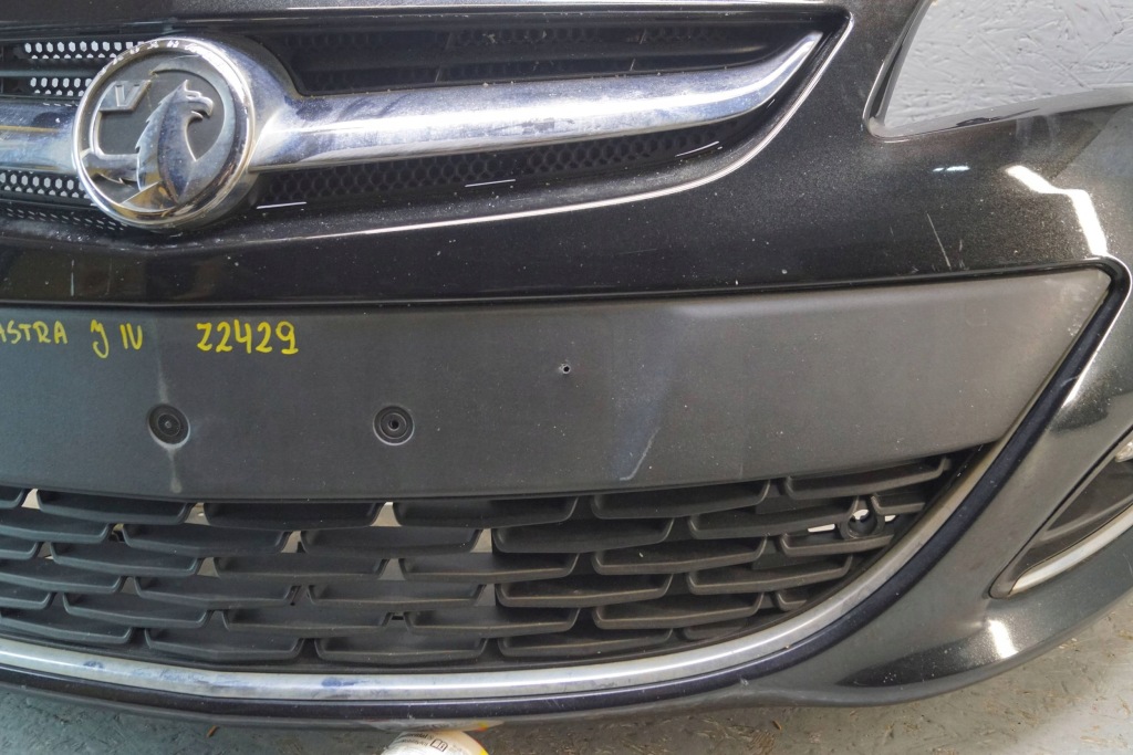 Opel astra j iv рестайлинг  бампер перед z2429 с Разборки