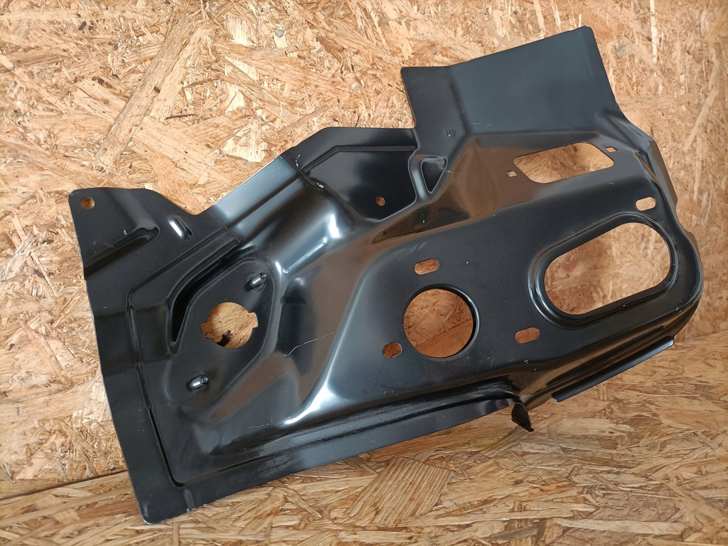 фото №8, Mazda mx-5 miata кронштейн разъём крепления лампы правый задняя nf79-70-480a