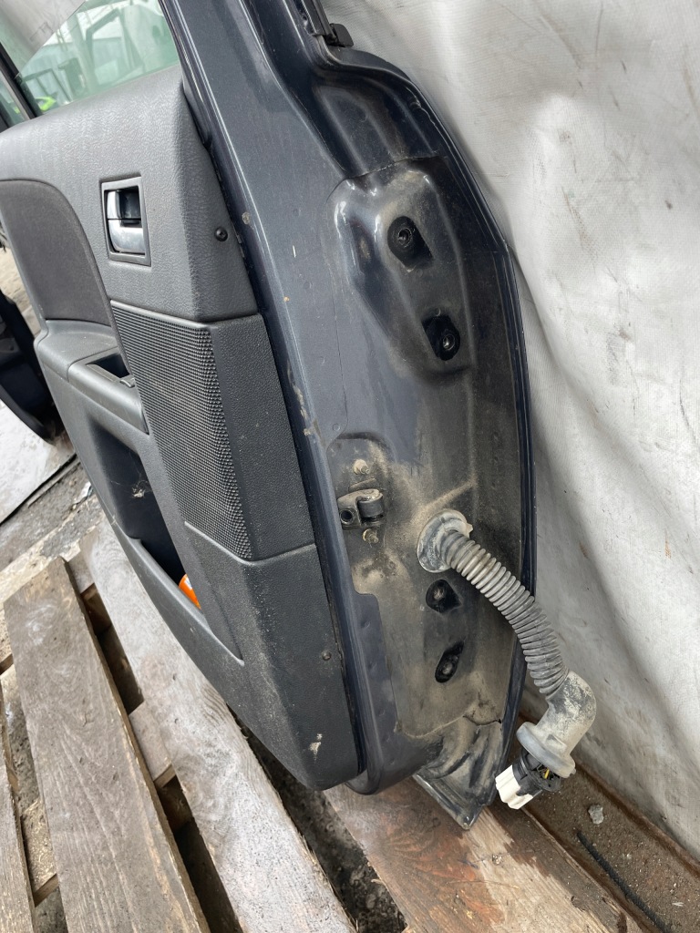 фото №4, Ford mondeo mk3 дверь левый задняя левая задние m1