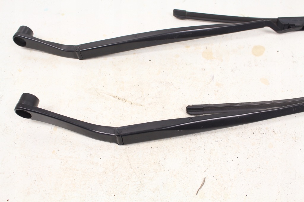 фото №3, Рычаг левая правое дворник lancia thema 2014