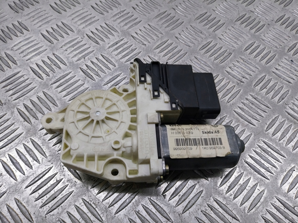 Купить Vw touran моторчик стекло левый задняя 1k0959703b