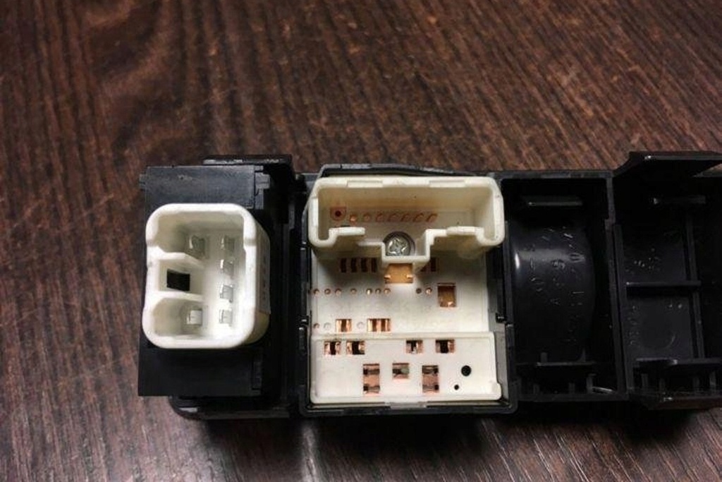 фото №9, Переключатель регулировки зеркал toyota corolla verso zer_, zze12_, r1_