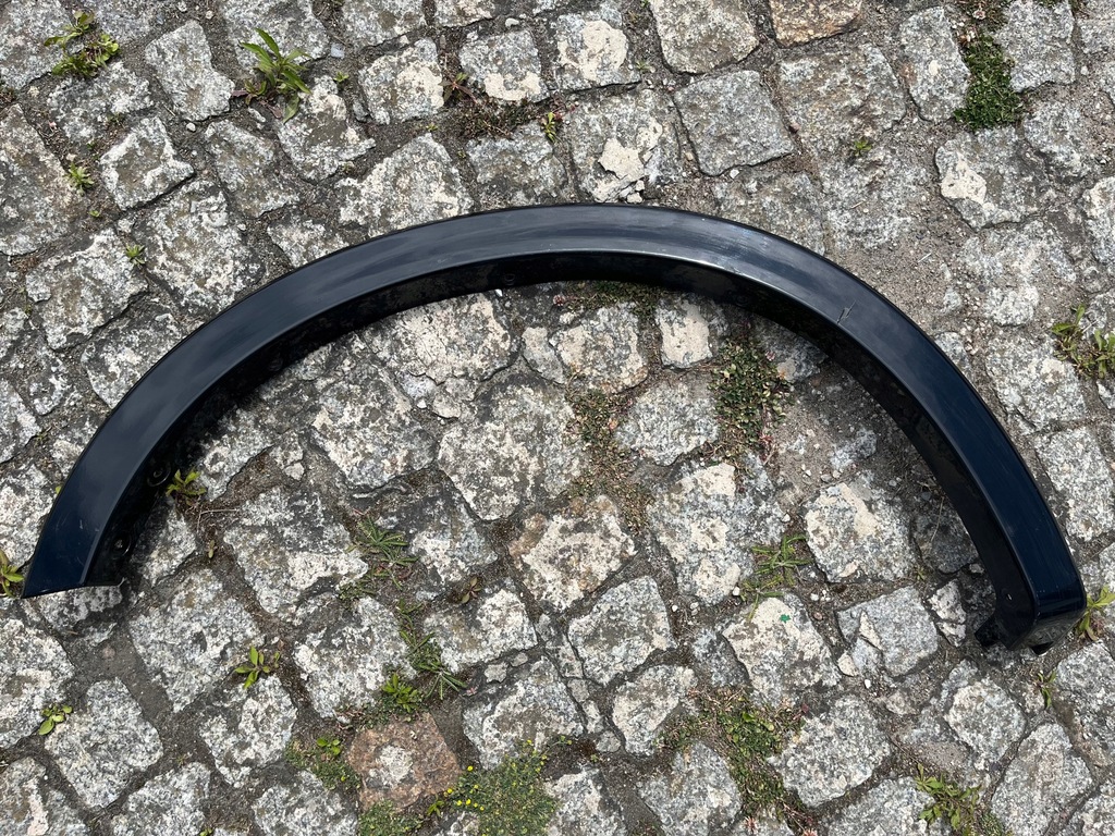 фото №1, Ford ranger 2022- молдинг крила права задня задня лак