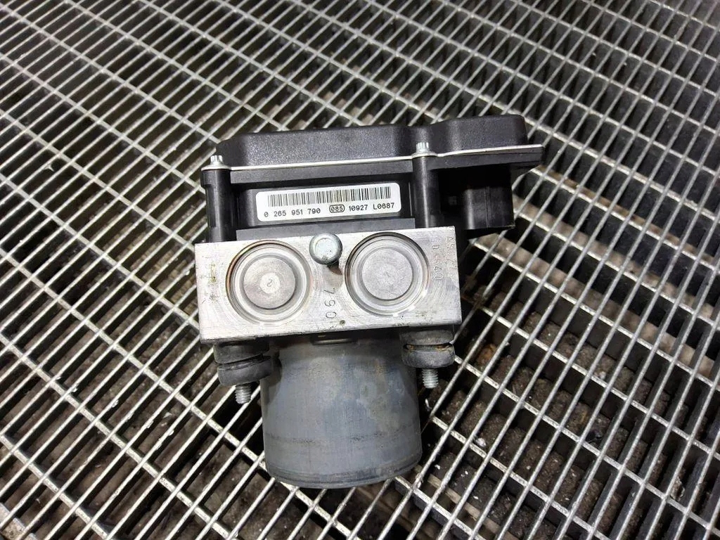 Насос abs land rover range rover sport l320 0265236450 2.99l дизель 180kw Зі Шроту