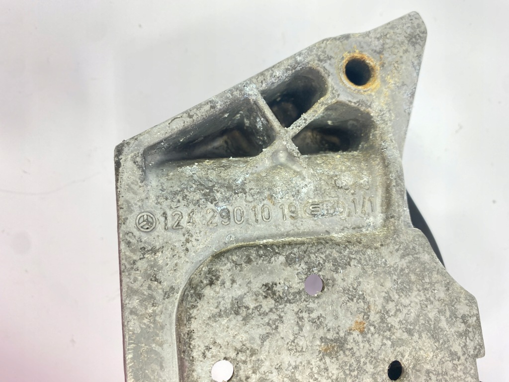 Педаль тормоза автоматическая коробка передач коробка передач автоматическая mercedes w201 w124 1242901019 Цена