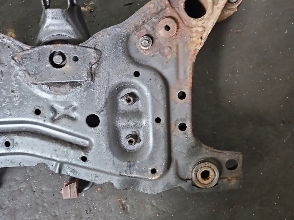 Подрамник балка двигателя volvo v50 s40 2 2.0d 04-07 Киев