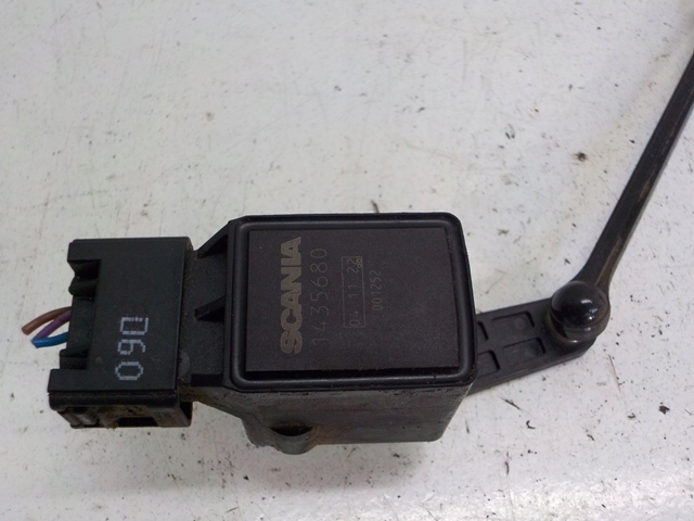 фото №1, Scania r датчик педали сцепления 1435680