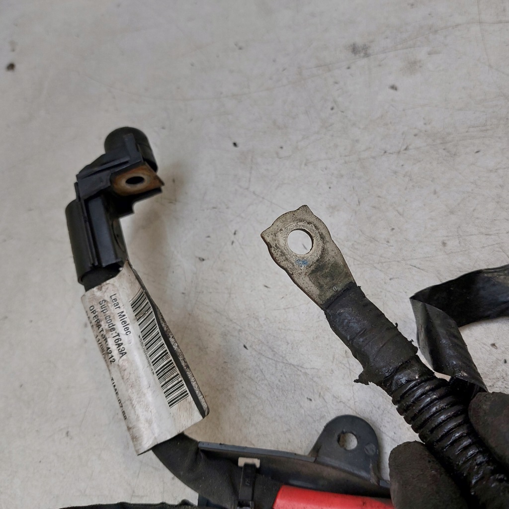 Volvo v40 2 d4 2,0d v42 провода клемма аккумулятор 31409547 e03632100 Оригинал