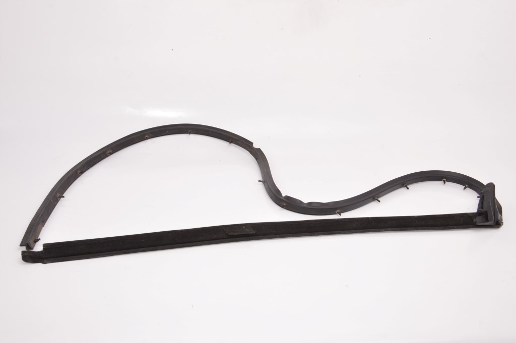 фото №1, Porsche 911 996 прокладка дверь левая