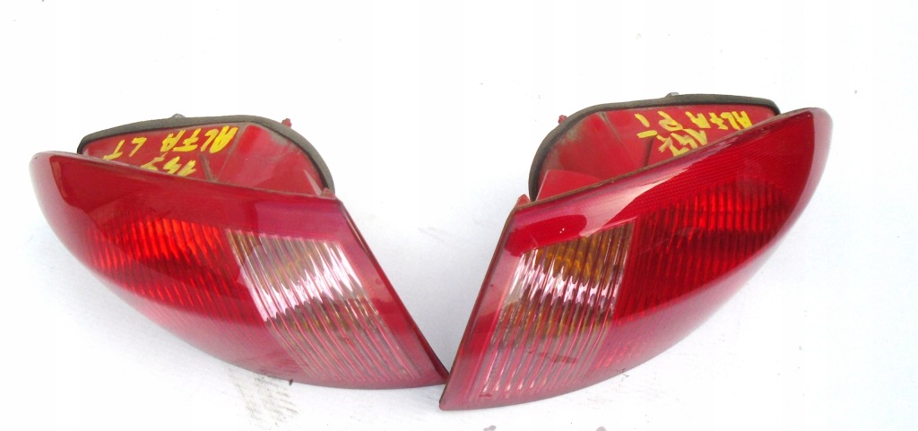 Купити Alfa 147 лампа задній задня права ліва