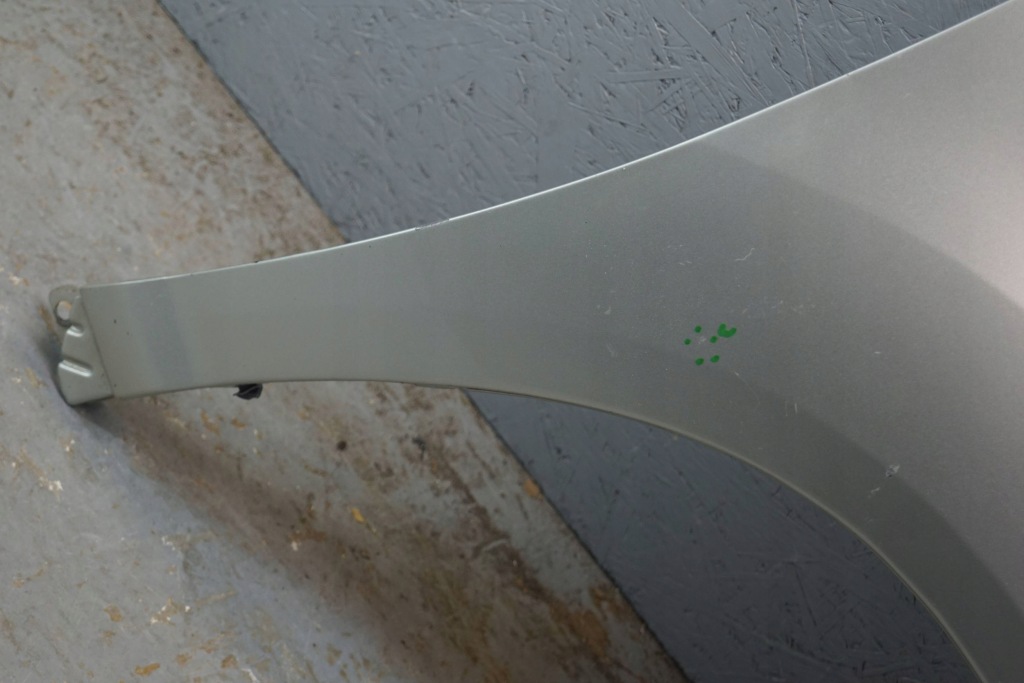 Lexus rx 2 2 крило правий перед b2661 Доставка