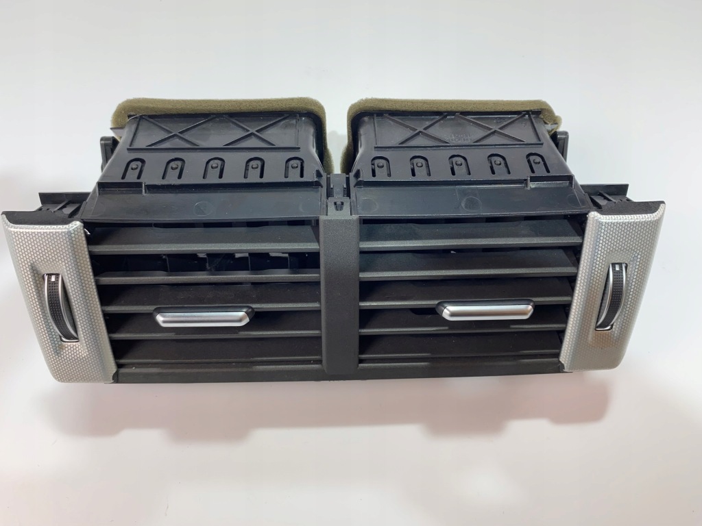 фото №3, Land rover range rover evoque l538 2013 форсунки / решётки среднего обдув d