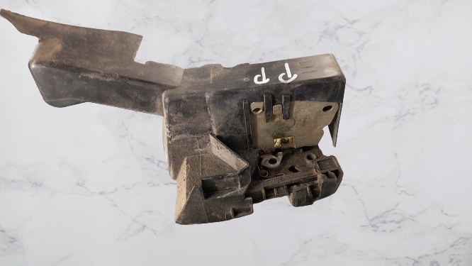 фото №1, Замок правый перед renault clio 1.2b 99r