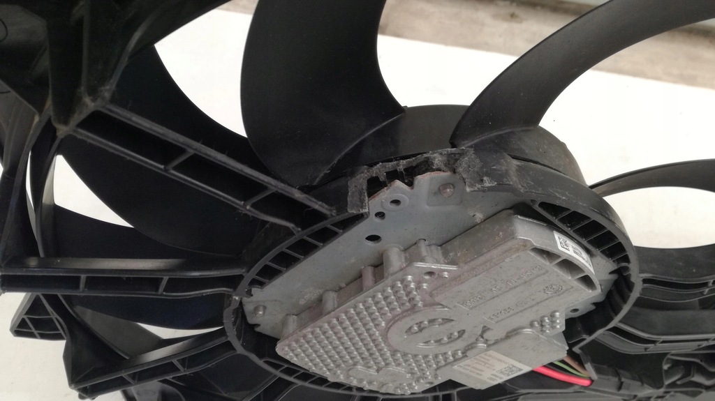 фото №14, Audi a8 4h корпус вентилятор 4h0121003n