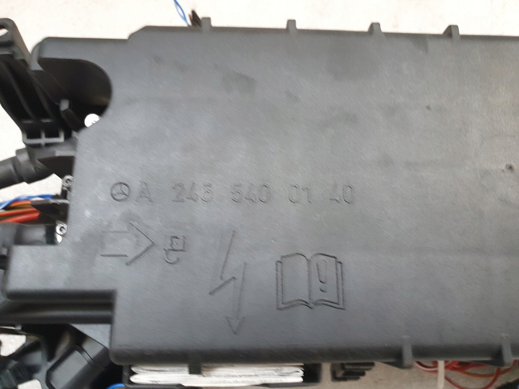 фото №4, Коробка предохранителей mercedes w117 w246