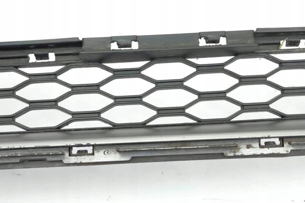 Решётка бампера средняя hyundai 86561j9010b 1.6l 2019 Цена