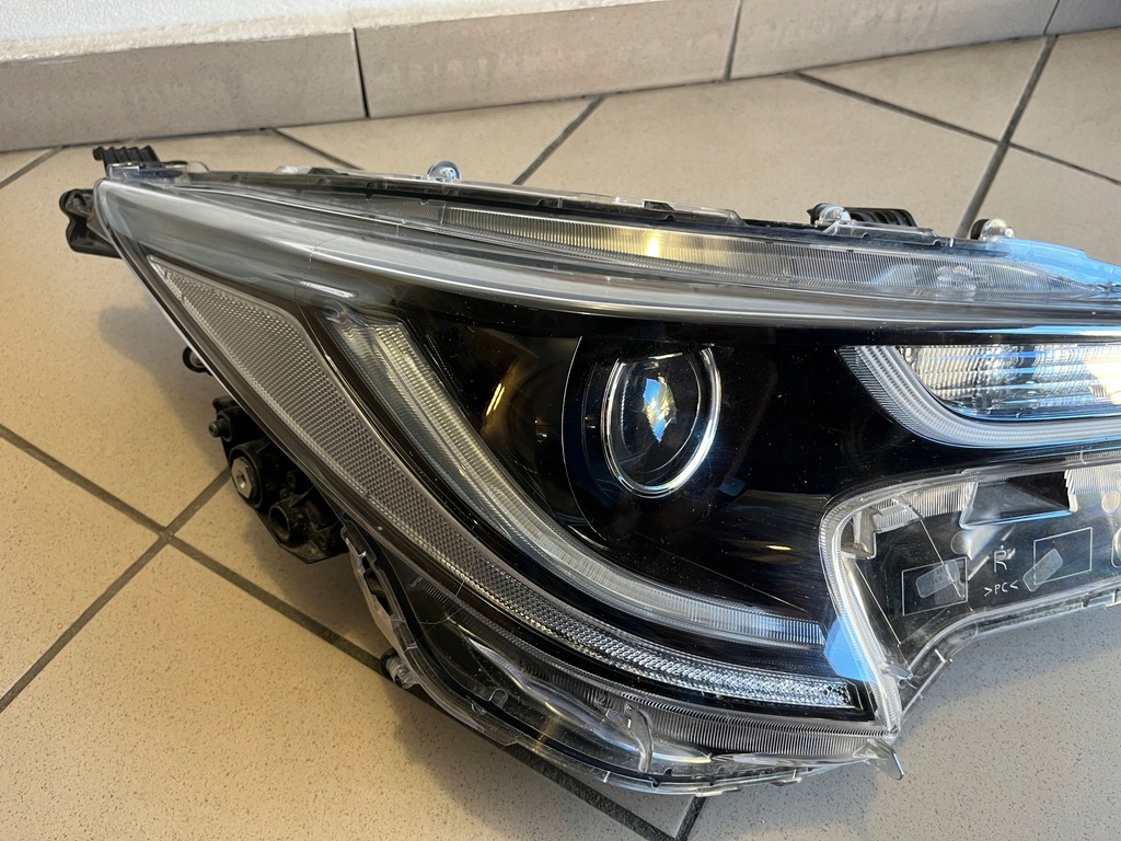 фото №6, Toyota оригінальний номер 81110-02s70 фара