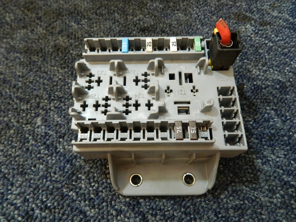 фото №1, Коробка предохранителей alfa romeo giulietta задняя