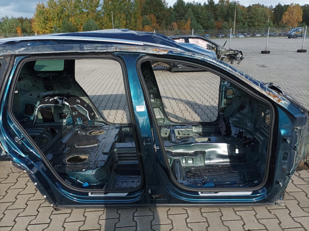 Купить Skoda kodiaq порог стойка  правый  длинный lw5q