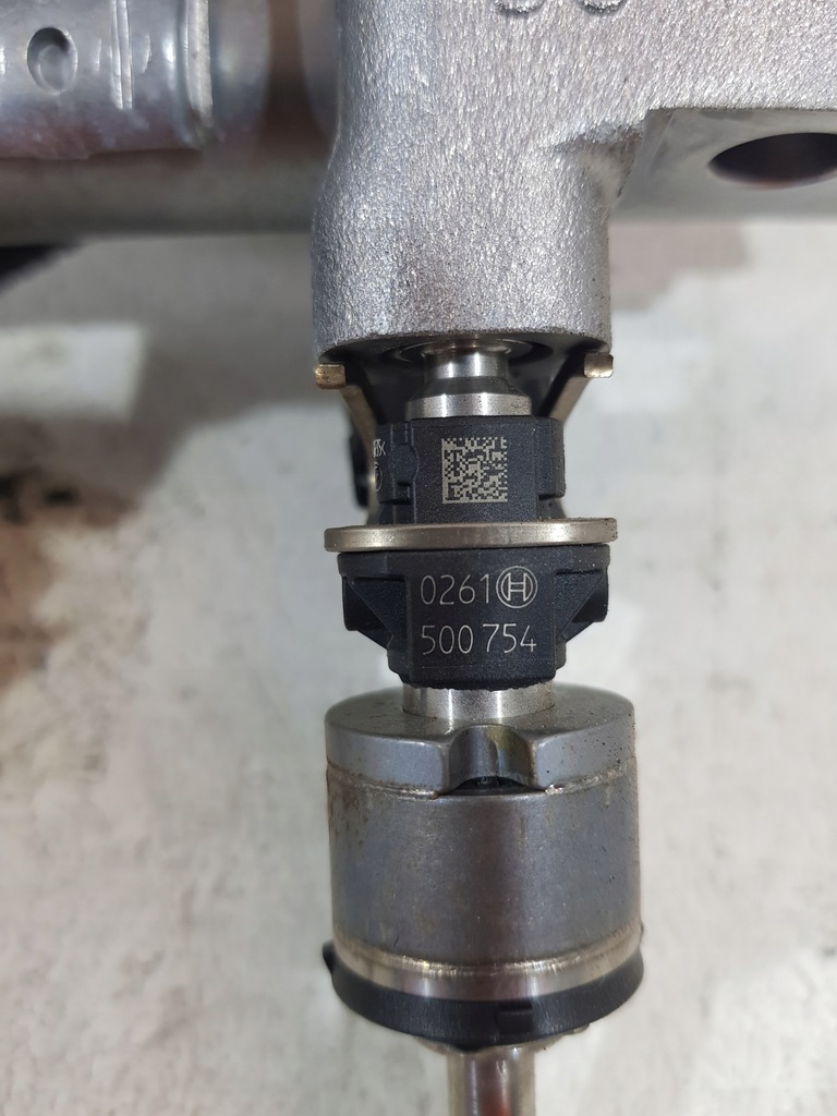 фото №9, Молдинг упорскування форсунки 0261500754 suzuki sx4 swift s-cross 1.4t k14d