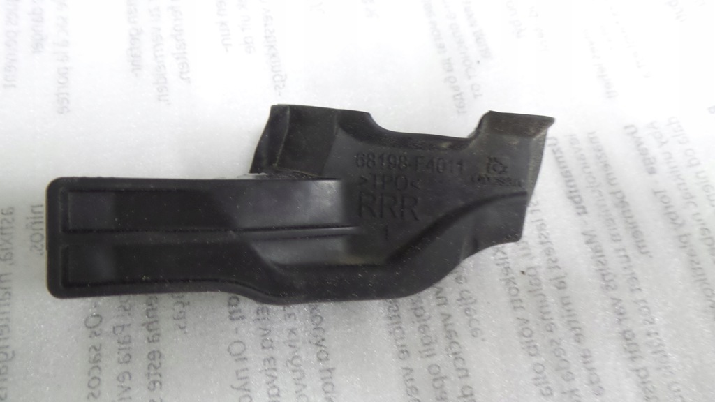 фото №1, Прокладка двері toyota ch-r 68198-f4011 гумовий елемент скло двері