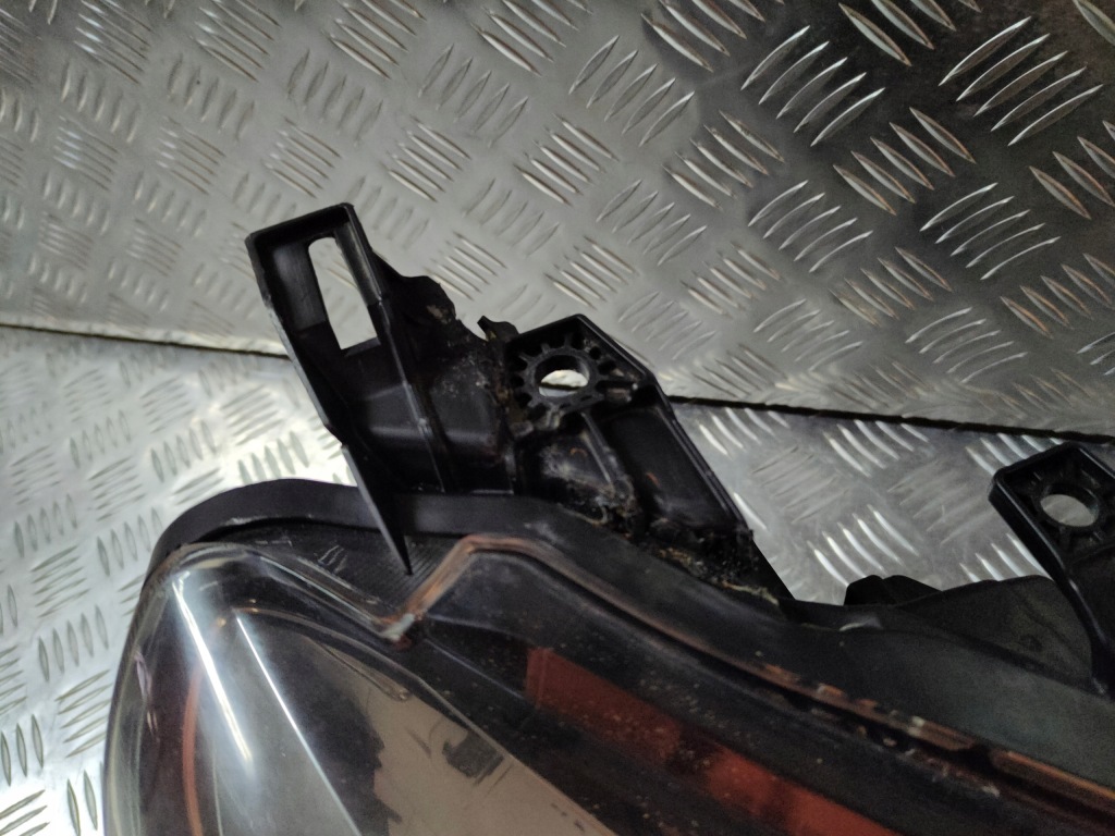 фото №3, Toyota gt86 правая лампа фара lift fu led 2017