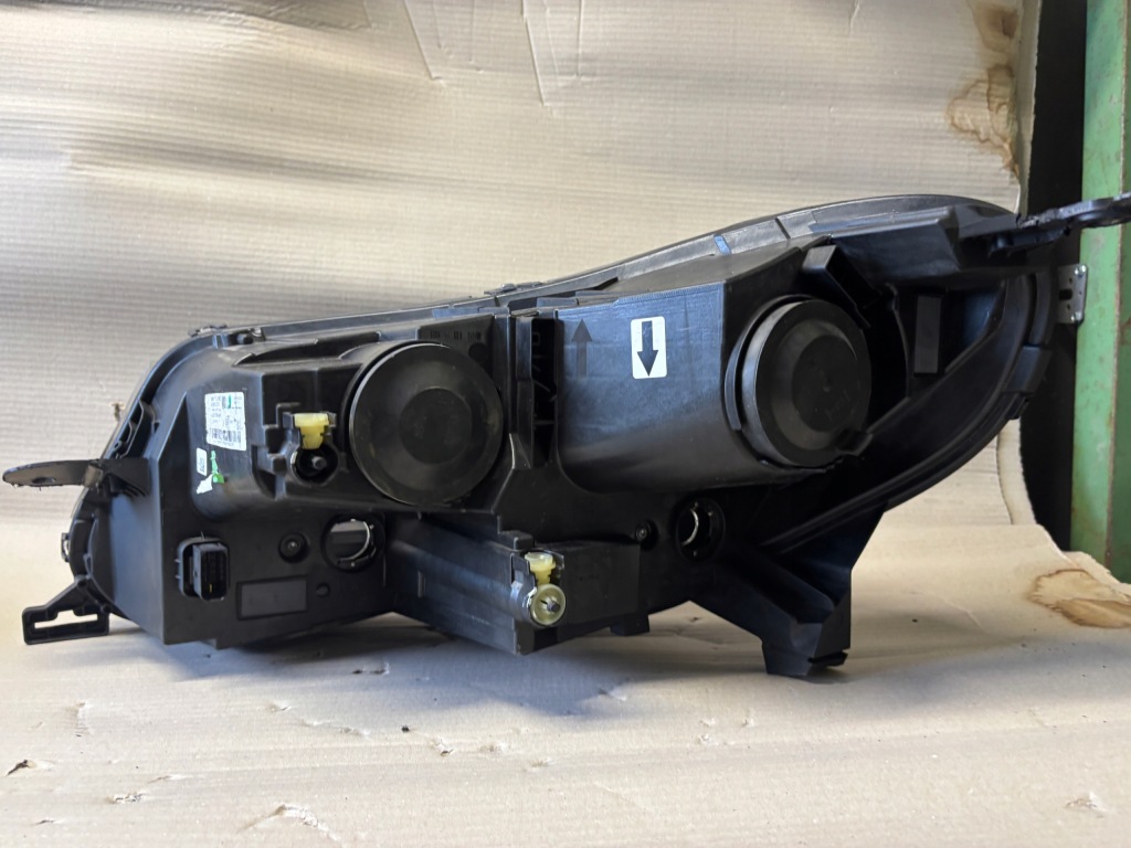 Фара правий перед toyota proace peugeot expert рестайлінг  2023- 9847197880 гарний стан Ціна