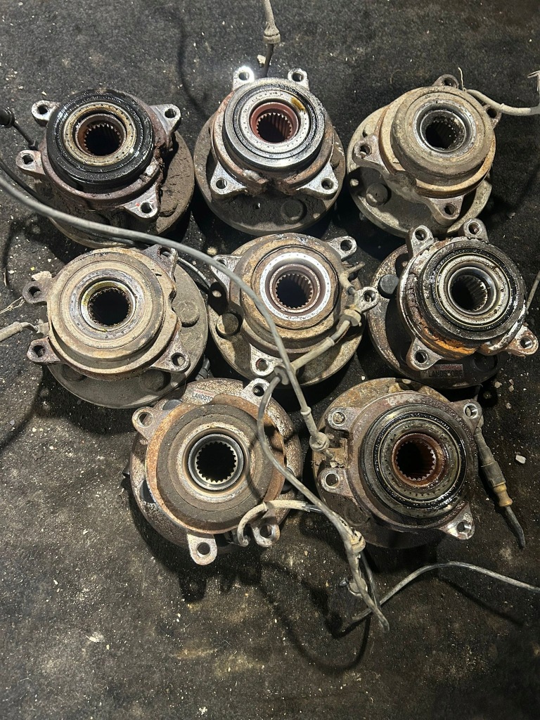 Купити Land rover discovery ii l318 ступиця колеса 2.5