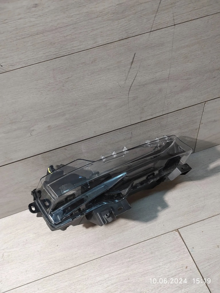 8762. tesla 3 рестайлинг  противотуманная фара правый перед 1624798-00-a с Разборки