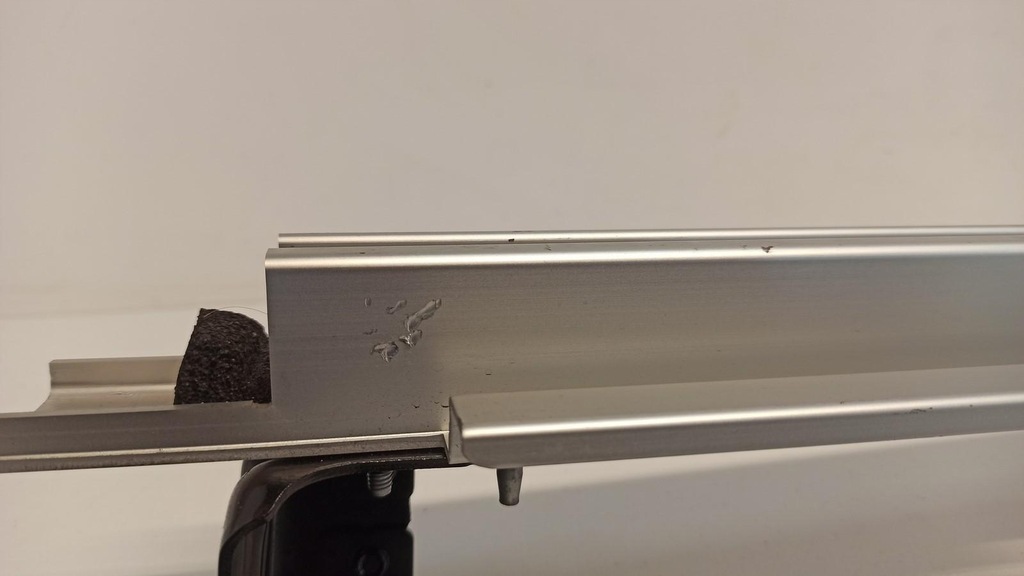 фото №6, Volvo v70 направляющая багажника левая