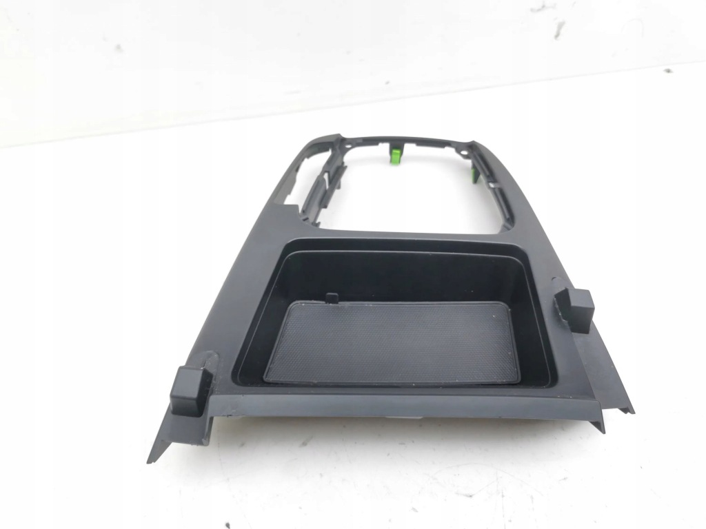 фото №9, Kia ceed 2019 рамка рычаг переключения передач  84615j7900