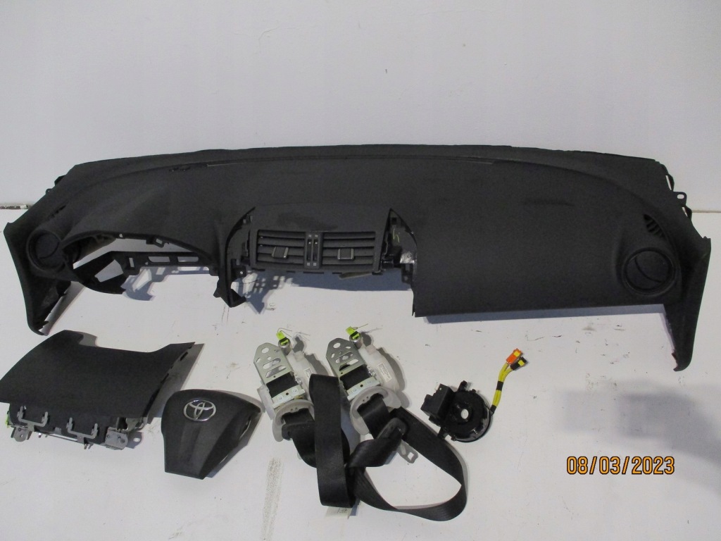 фото №1, Консоль pulpit приборная панель toyota rav4 rav 4 11r