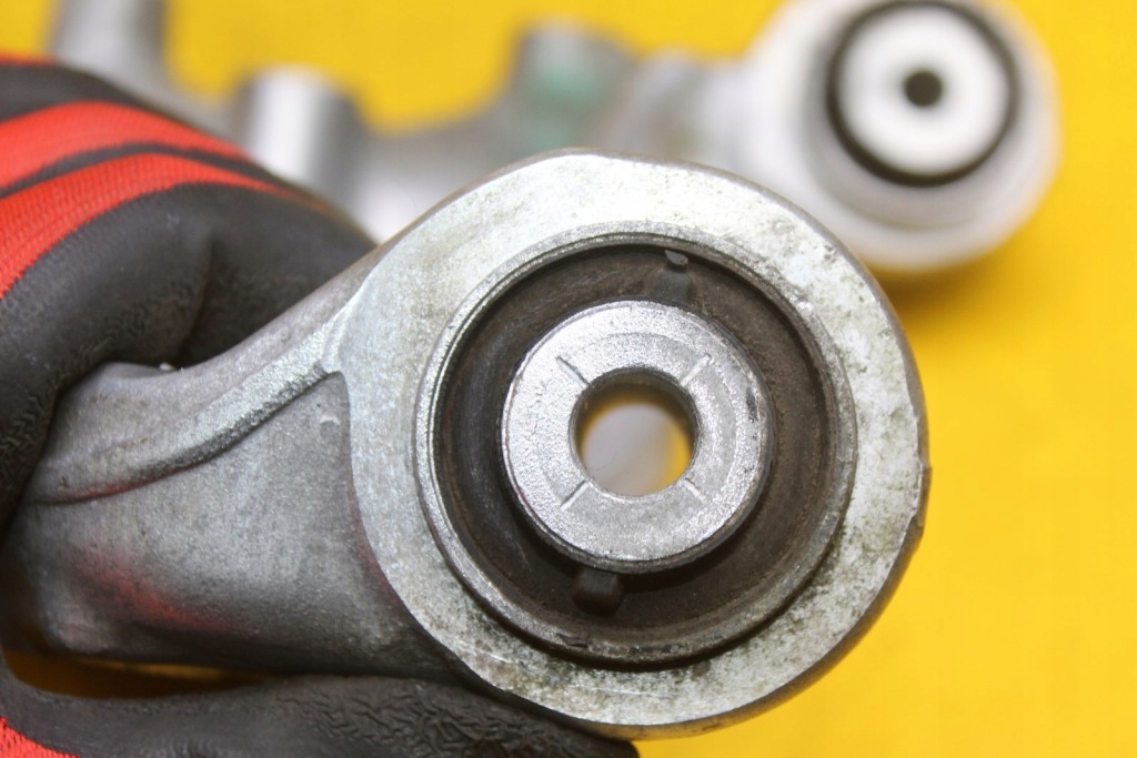 Купить Поворотный кулак левый задний  задняя mercedes w246 b-klasa 2460306