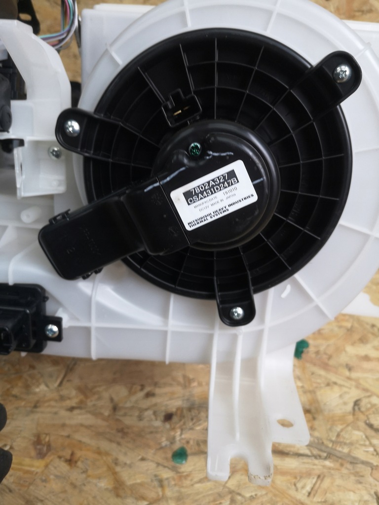 фото №10, Outlander iii 2.4 phev отопитель 7800a518