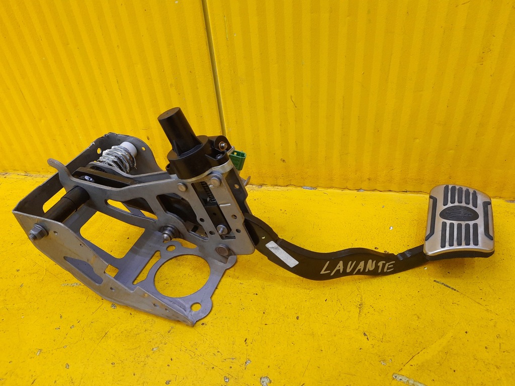 фото №2, Maserati levante педаль тормоза